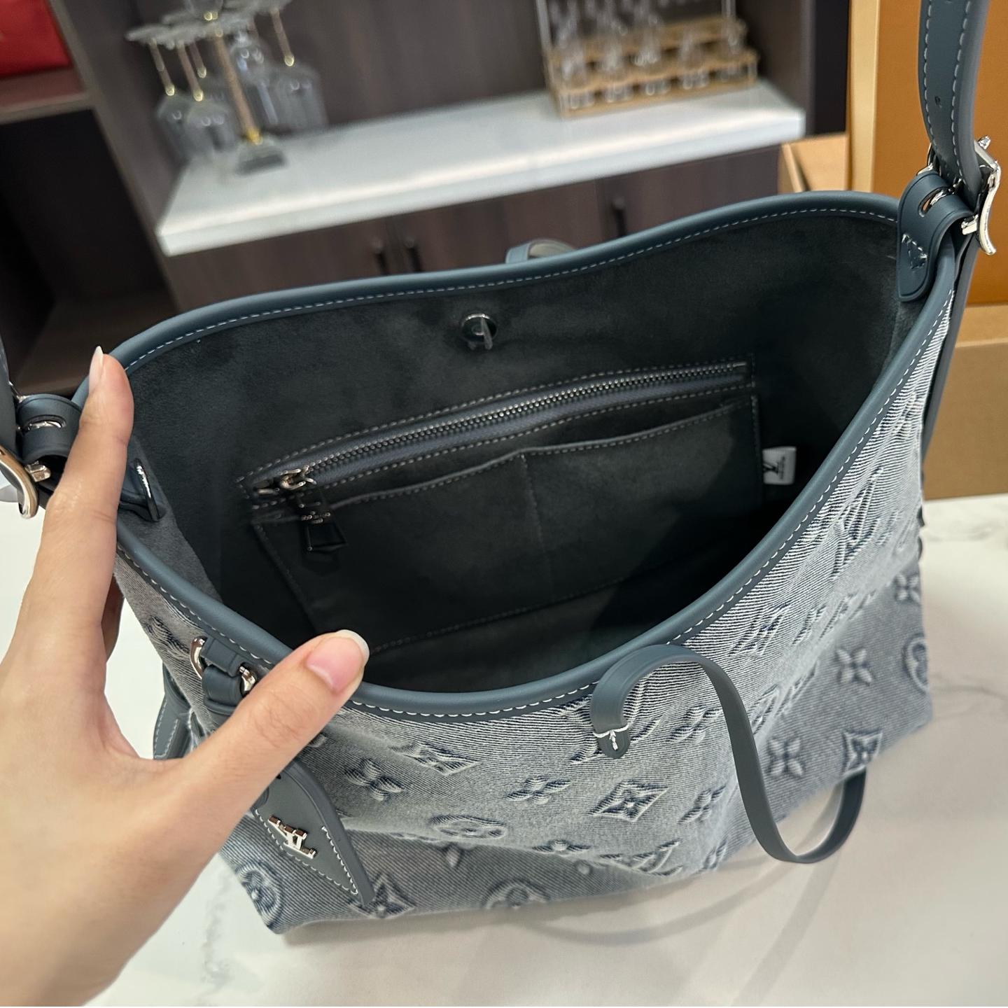 LV CarryAll Bag in Blue Denim Jacquard – 30cm Shoulder & Crossbody Tote - Image 9