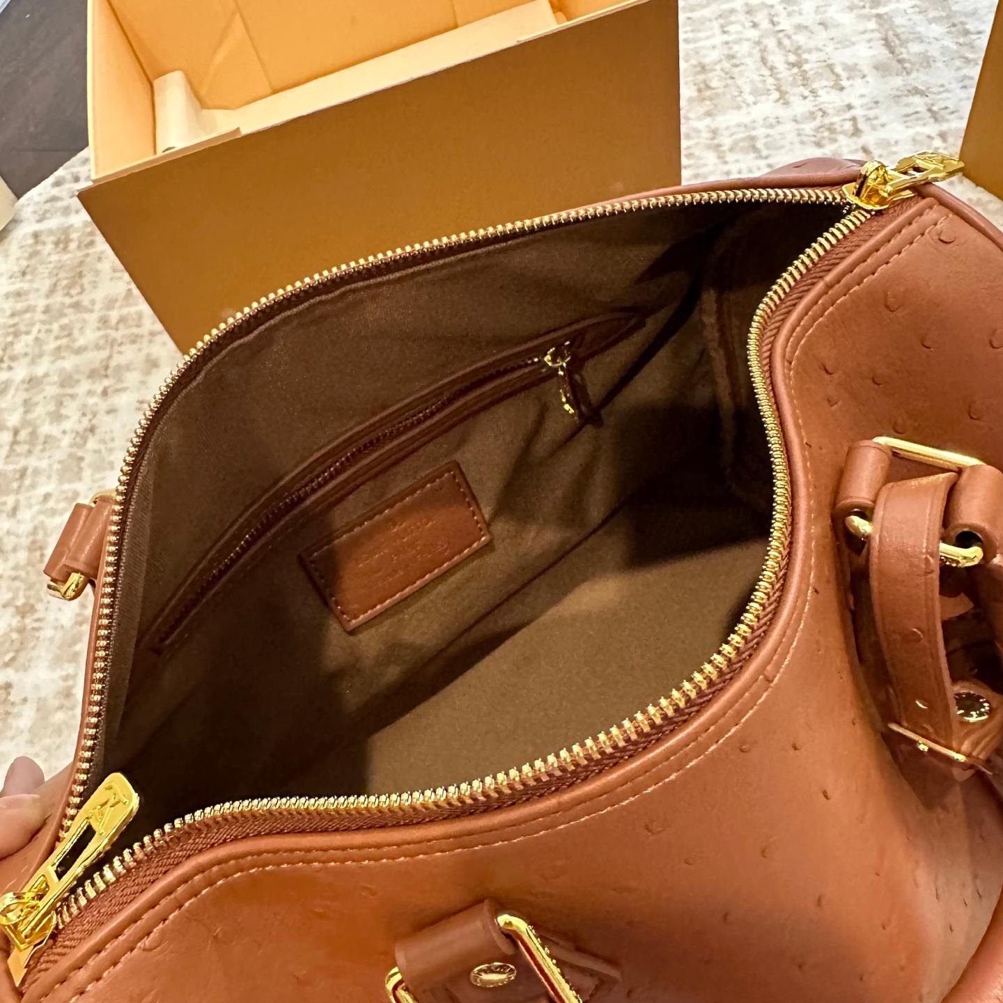 LV Speedy 30 Ostrich-Embossed Leather Bag – 2025 Classic Revival 30CM - Image 9