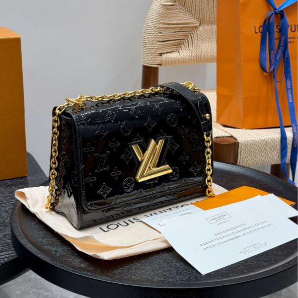LV Twist Vernis Embossed Patent Leather Chain Bag – 23cm Gloss Black Finish