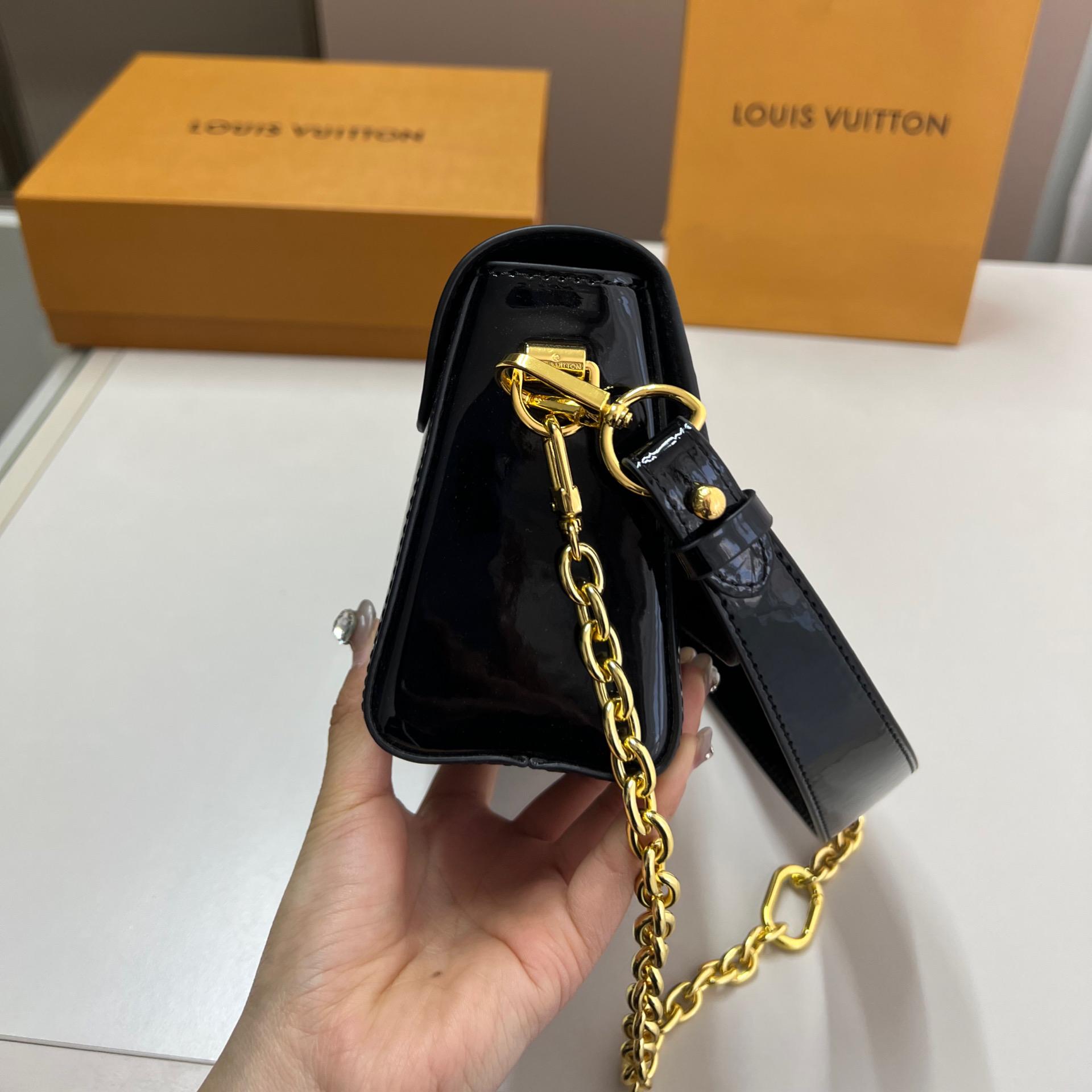 LV Twist Chain Bag in Black Patent Leather with Gold Hardware – 23CM Timeless Icon - Image 2