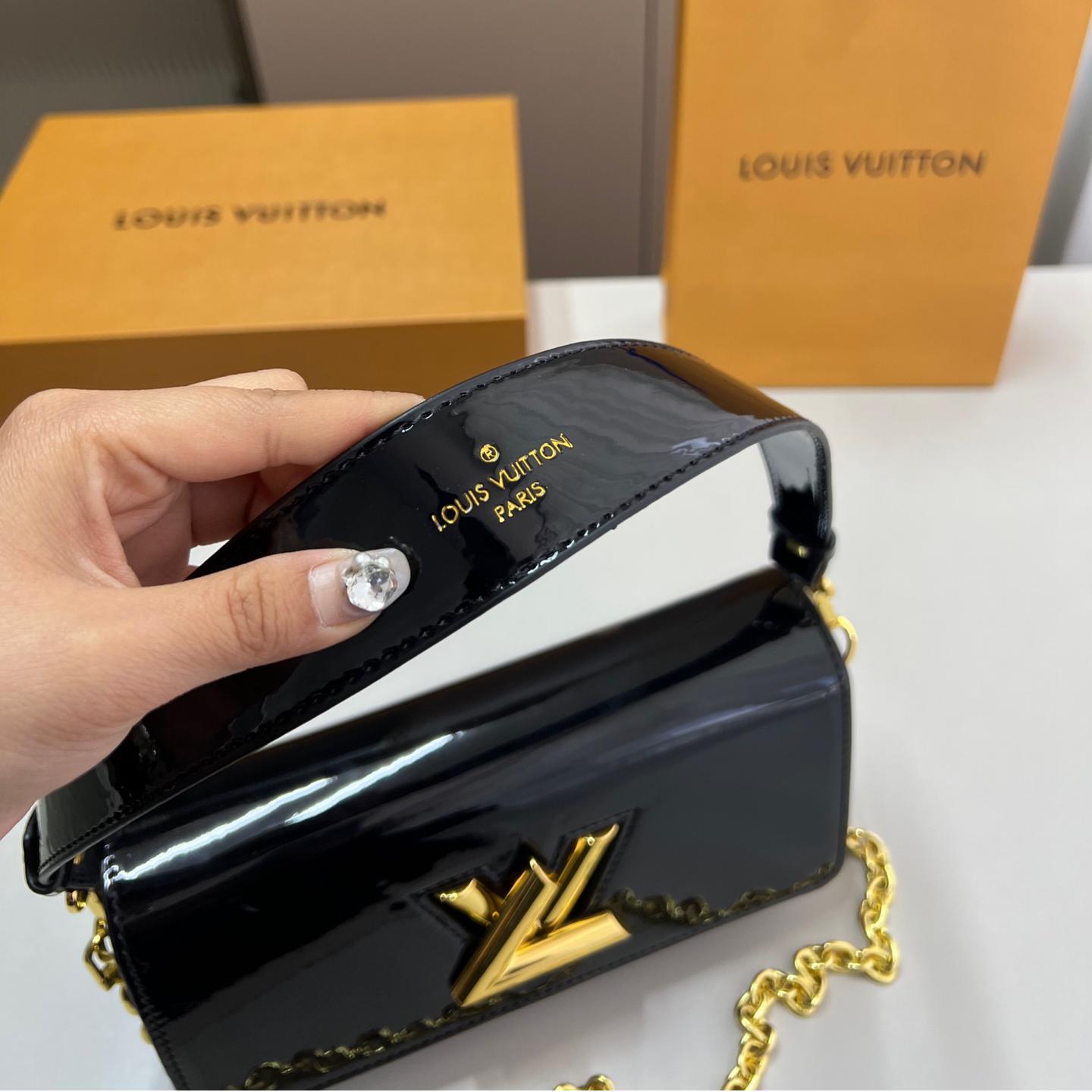 LV Twist Chain Bag in Black Patent Leather with Gold Hardware – 23CM Timeless Icon - Image 7