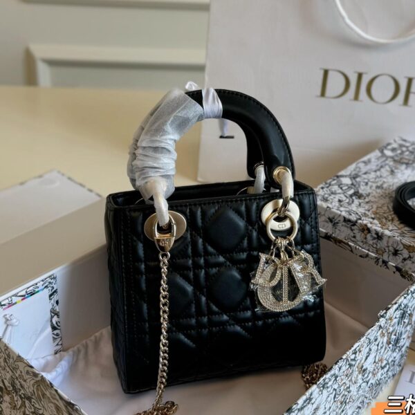 Mini Quilted Leather Top Handle Bag with Crystal Charm – Black Lady-Inspired Purse 17CM