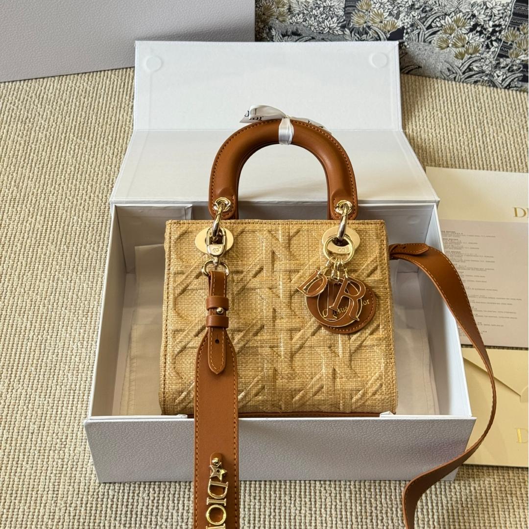 Cream White Lady D-Joy Quilted Leather Bag – Rectangular Top Handle with Scarf Detail 22CM