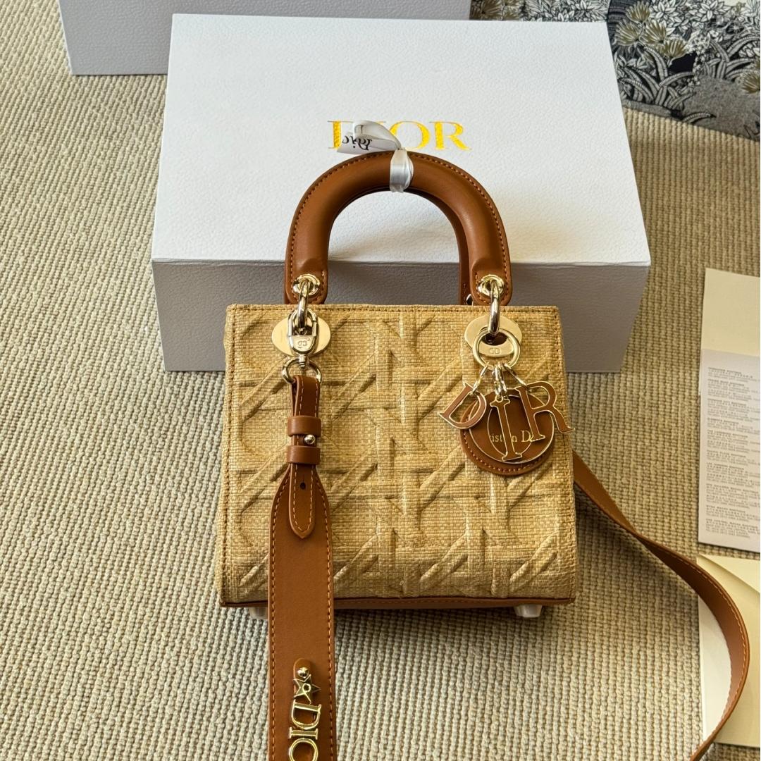 Cream White Lady D-Joy Quilted Leather Bag – Rectangular Top Handle with Scarf Detail 22CM - Image 3