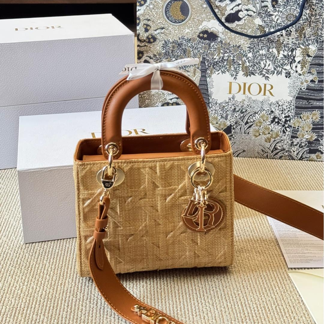 Cream White Lady D-Joy Quilted Leather Bag – Rectangular Top Handle with Scarf Detail 22CM - Image 4