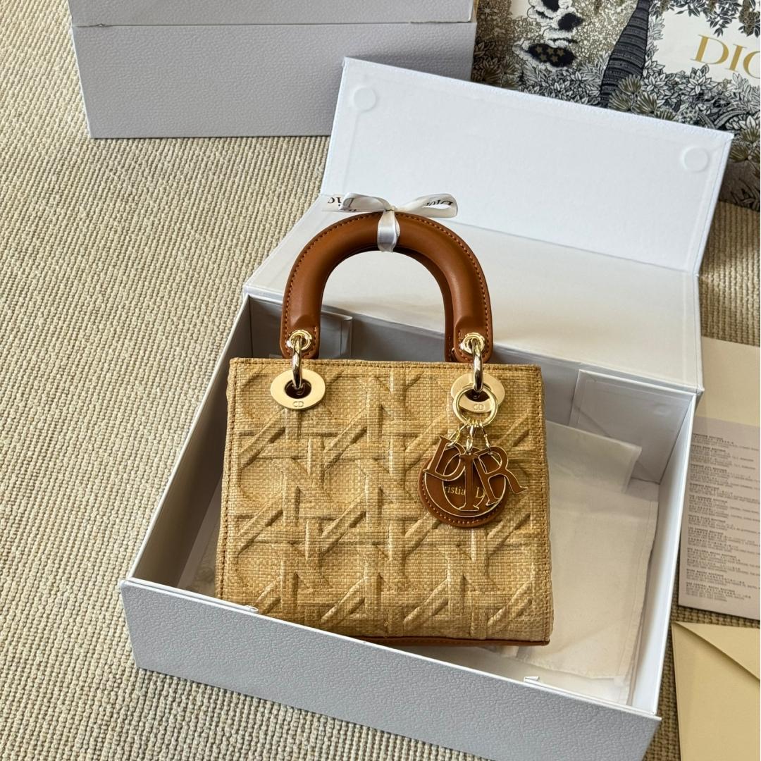 Cream White Lady D-Joy Quilted Leather Bag – Rectangular Top Handle with Scarf Detail 22CM - Image 5
