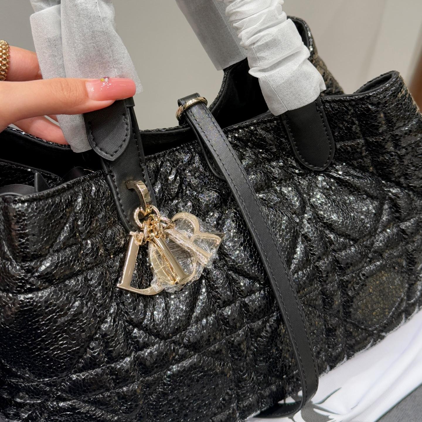 Dior-Inspired Toujours Convertible Tote – Cracked Patent Shopper Bag in Small & Medium Sizes 23CM/28CM - Image 3