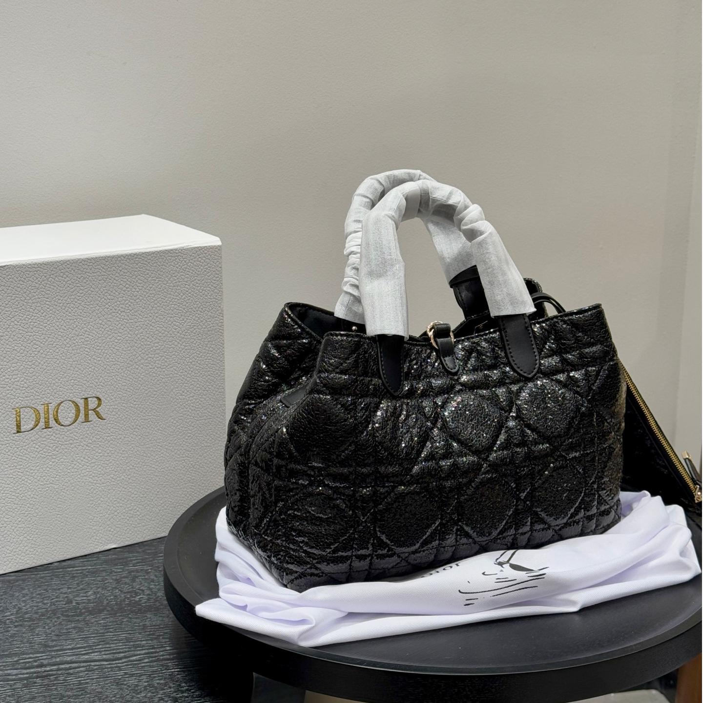 Dior-Inspired Toujours Convertible Tote – Cracked Patent Shopper Bag in Small & Medium Sizes 23CM/28CM - Image 5