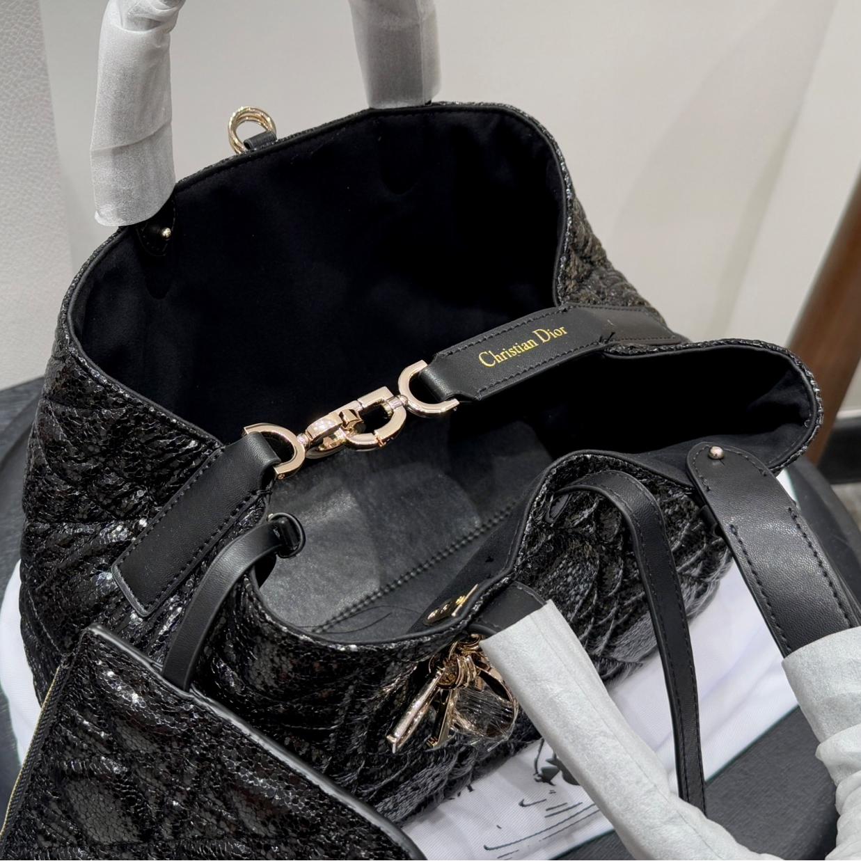 Dior-Inspired Toujours Convertible Tote – Cracked Patent Shopper Bag in Small & Medium Sizes 23CM/28CM - Image 9