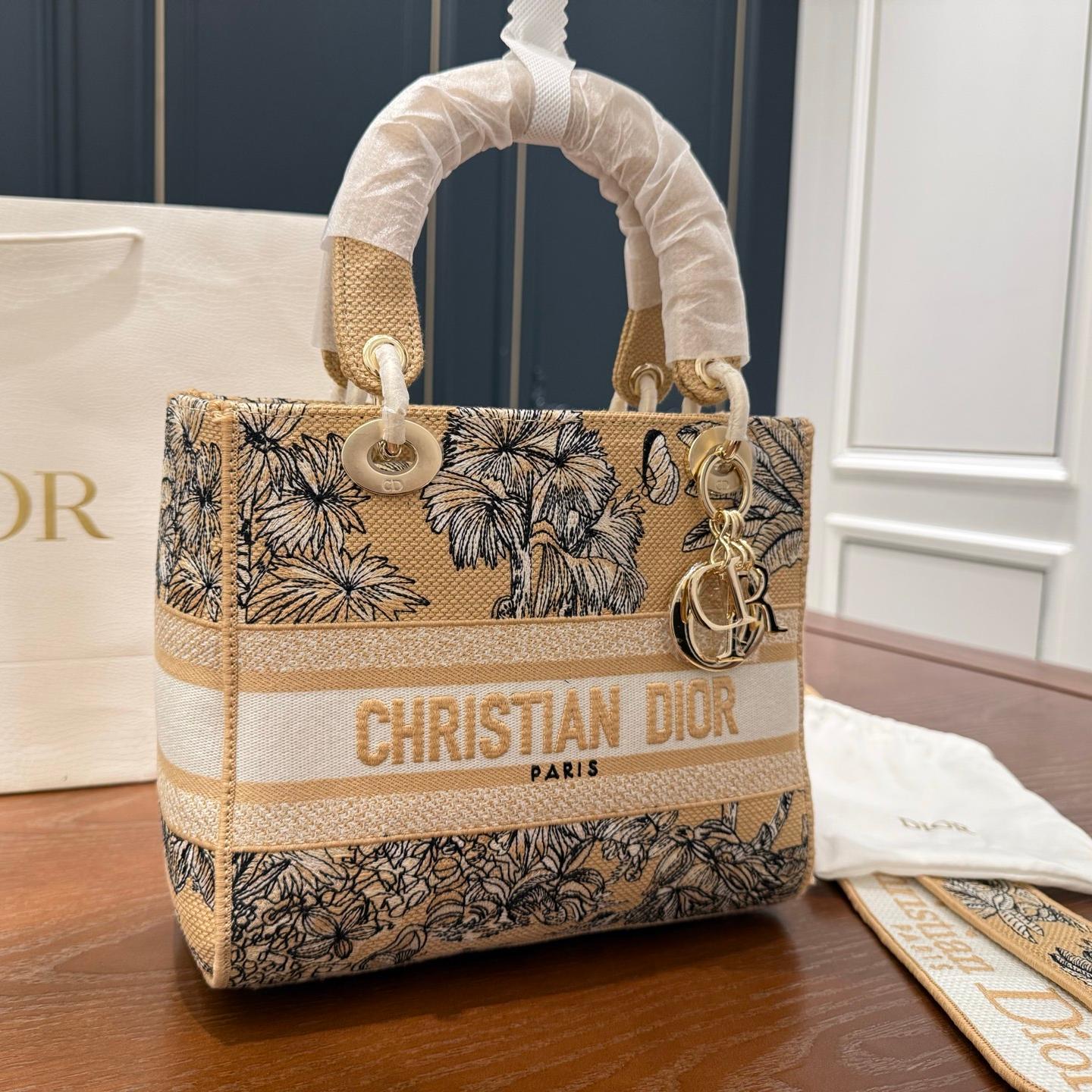 Dior Lady D-Lite Bag in Tropical Embroidery with Wide Strap – 24cm - Image 4