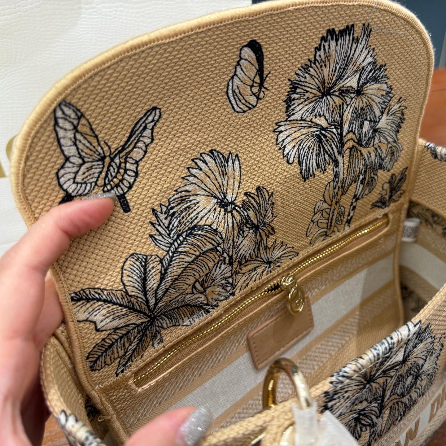 Dior Lady D-Lite Bag in Tropical Embroidery with Wide Strap – 24cm - Image 9