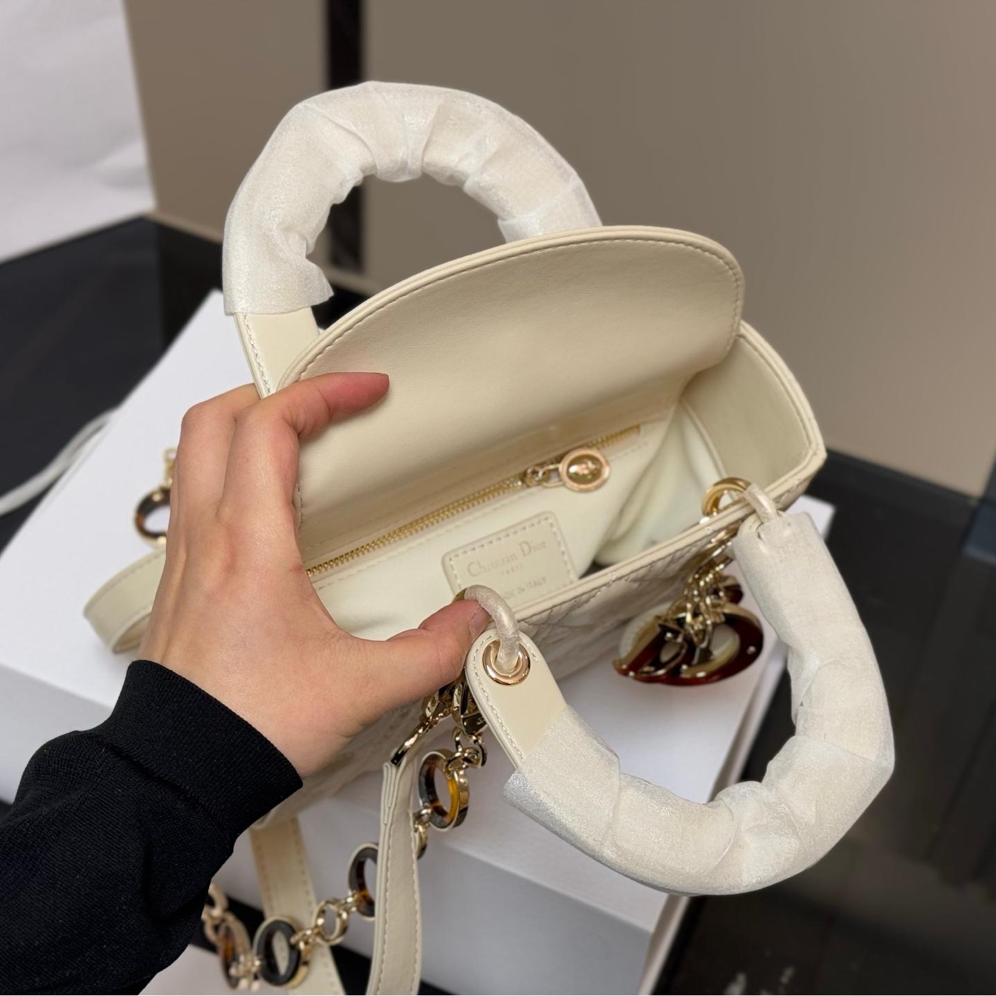 Lady Dior in Cream Calfskin with Tortoiseshell Charm Strap – 17cm & 20cm - Image 4