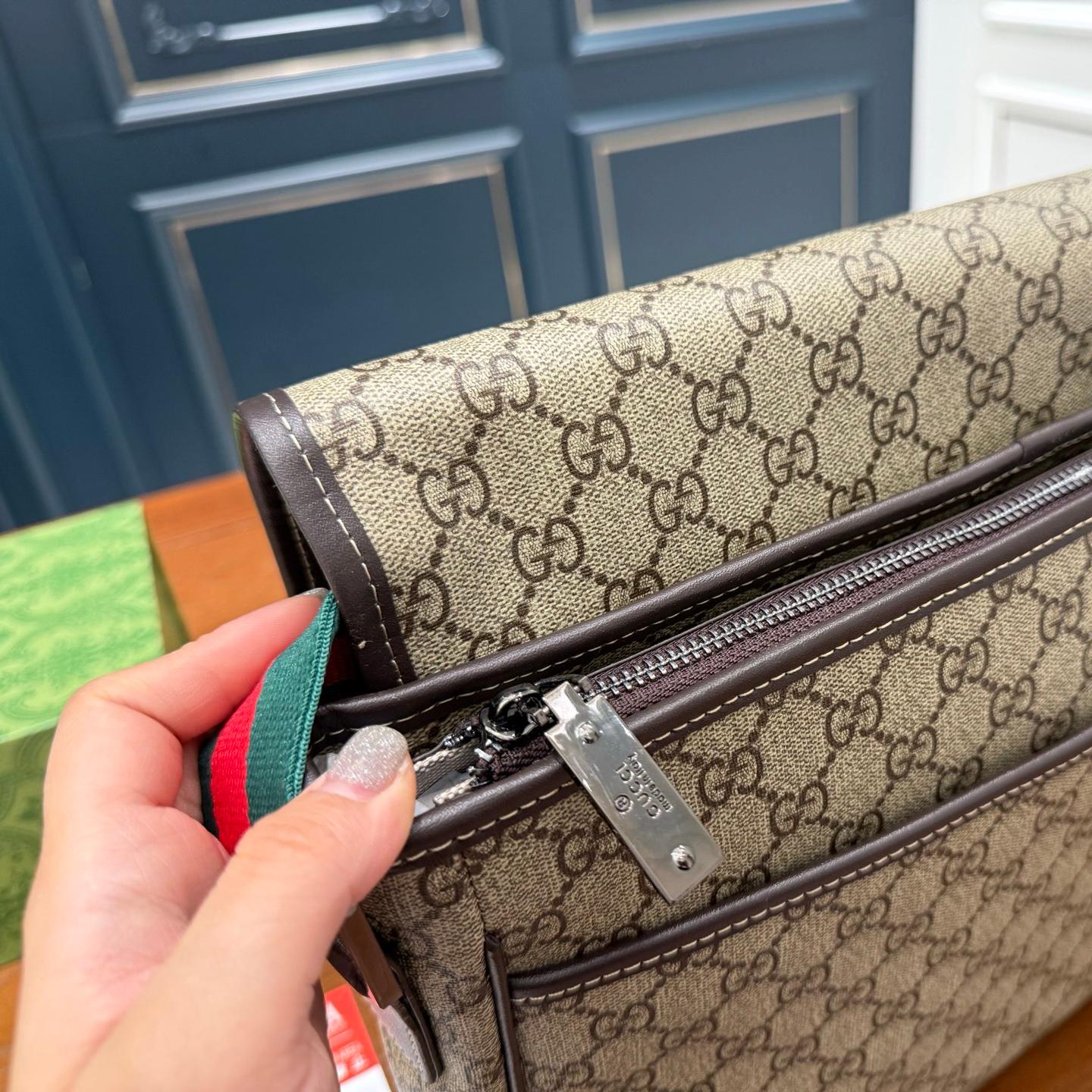 Gucci Ophidia GG Canvas Messenger Bag – Beige and Ebony, 32cm - Image 8