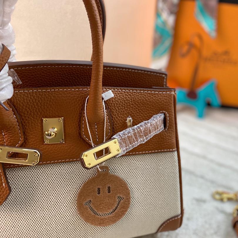 Birkin 25 & 30 in Canvas and Gold-Tan Leather – Casual Chic with Timeless Structure - Image 3