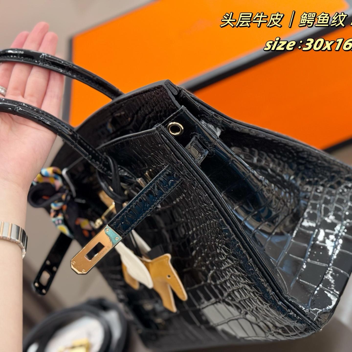 Birkin 30 in Glossy Croc-Embossed Leather – Black & Gold Statement of Power and Prestige - Image 5