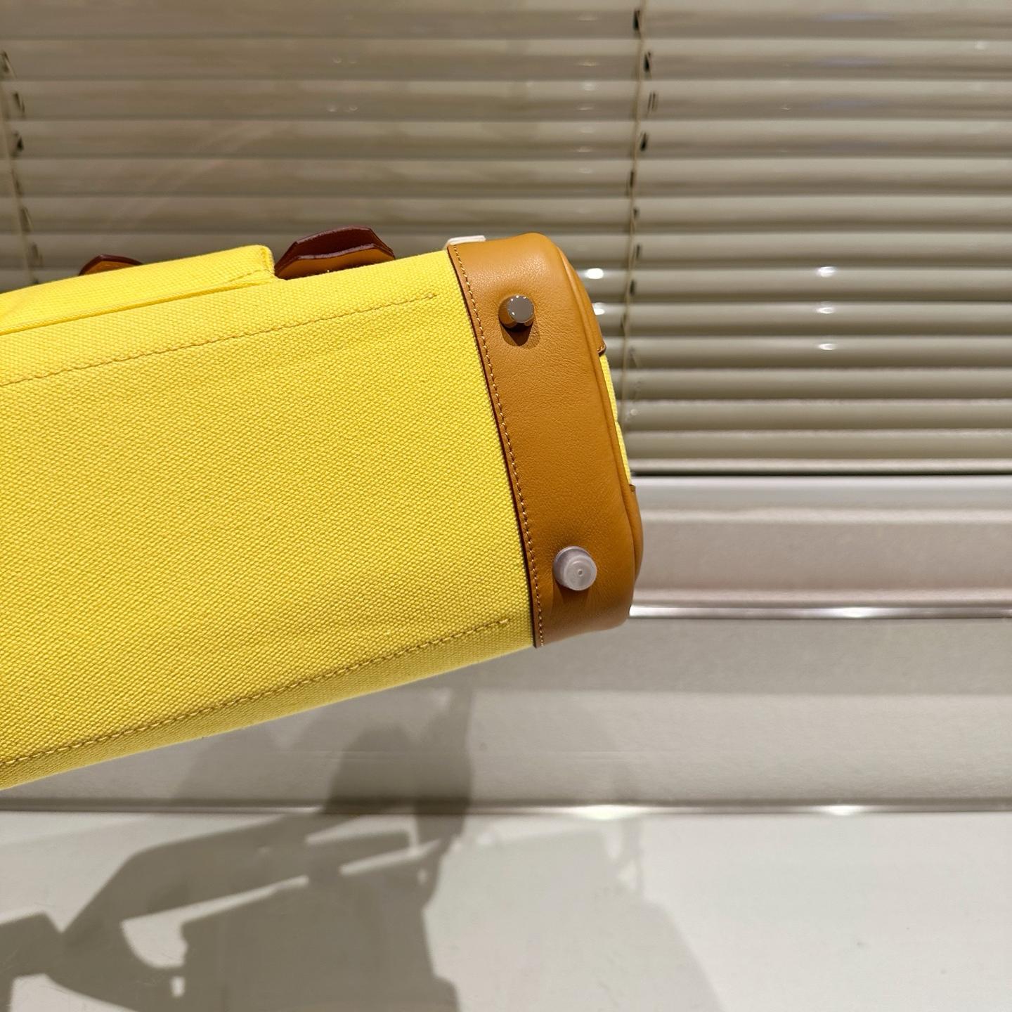Birkin Cargo 25 in Lemon Yellow Canvas and Calfskin – Light Utility with a Playful Twist - Image 8