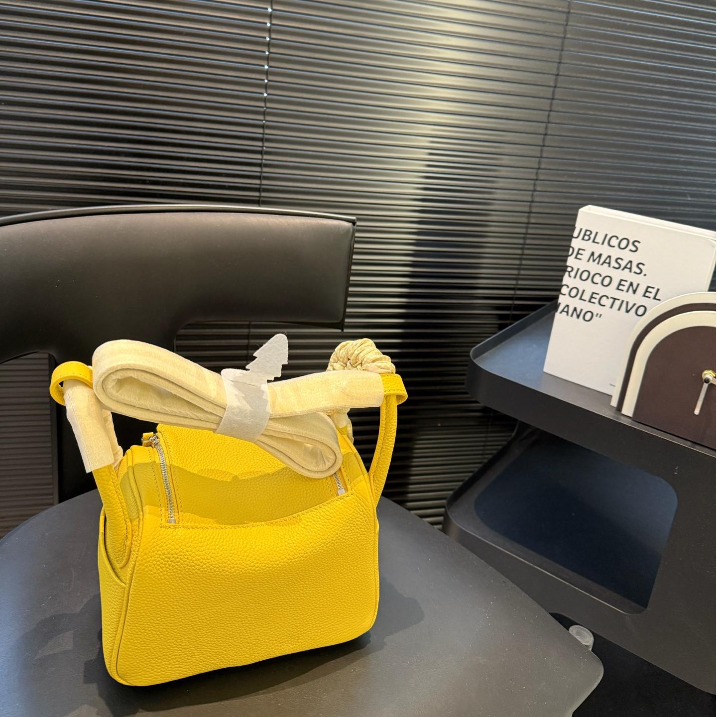 Lindy 19 & 26 in Lemon Yellow Clemence Leather – Youthful Utility with Parisian Ease - Image 7
