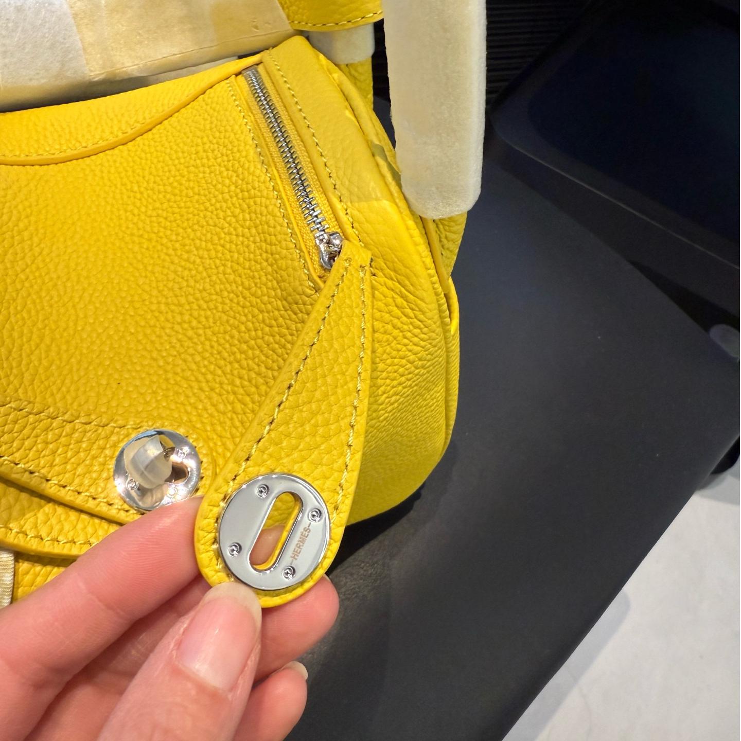 Lindy 19 & 26 in Lemon Yellow Clemence Leather – Youthful Utility with Parisian Ease - Image 8