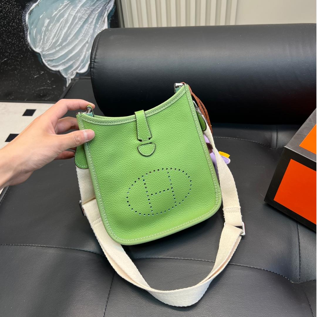 Hermès Evelyne Mini Crossbody in Clemence Calfskin – 20cm - Image 2