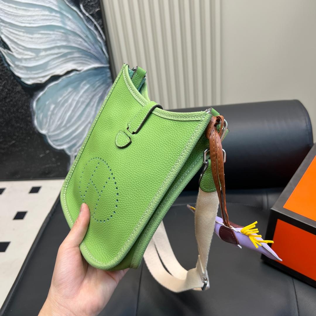 Hermès Evelyne Mini Crossbody in Clemence Calfskin – 20cm - Image 6