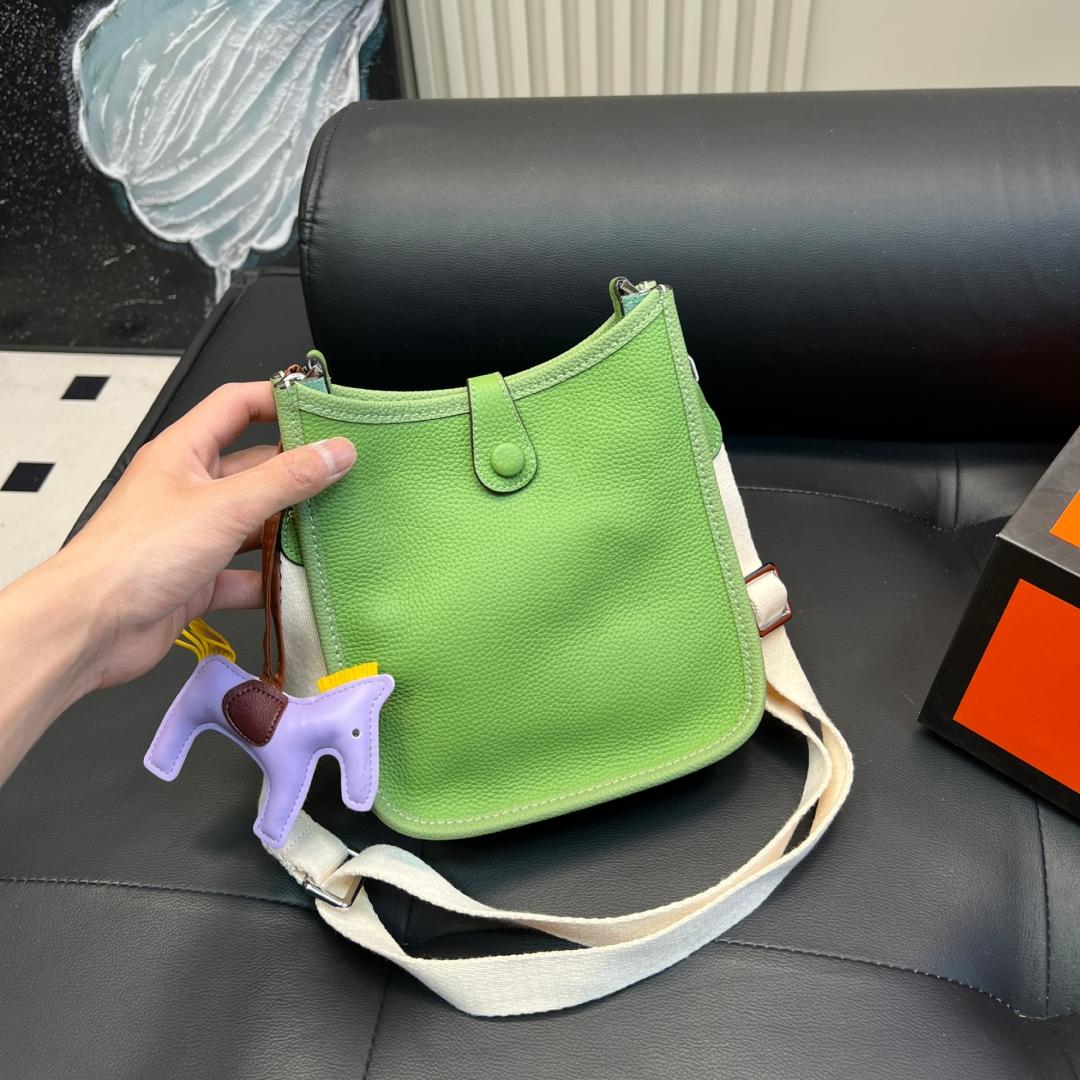 Hermès Evelyne Mini Crossbody in Clemence Calfskin – 20cm - Image 8