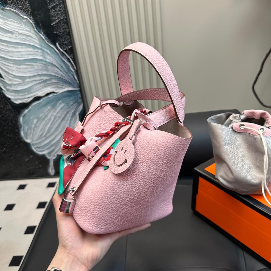 Hermès Picotin Lock 13 Bucket Bag in Pink Togo Leather with Palladium Hardware - Image 4