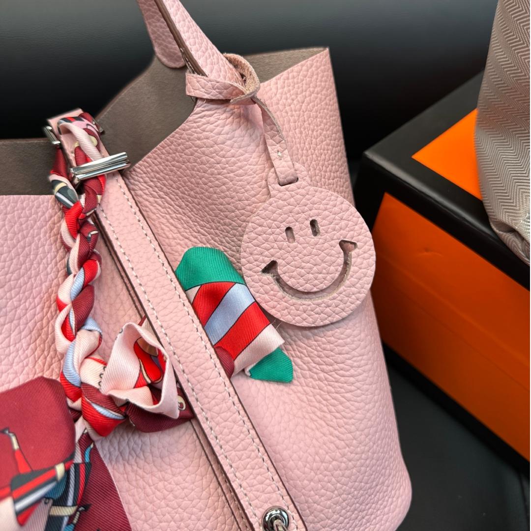 Hermès Picotin Lock 13 Bucket Bag in Pink Togo Leather with Palladium Hardware - Image 6
