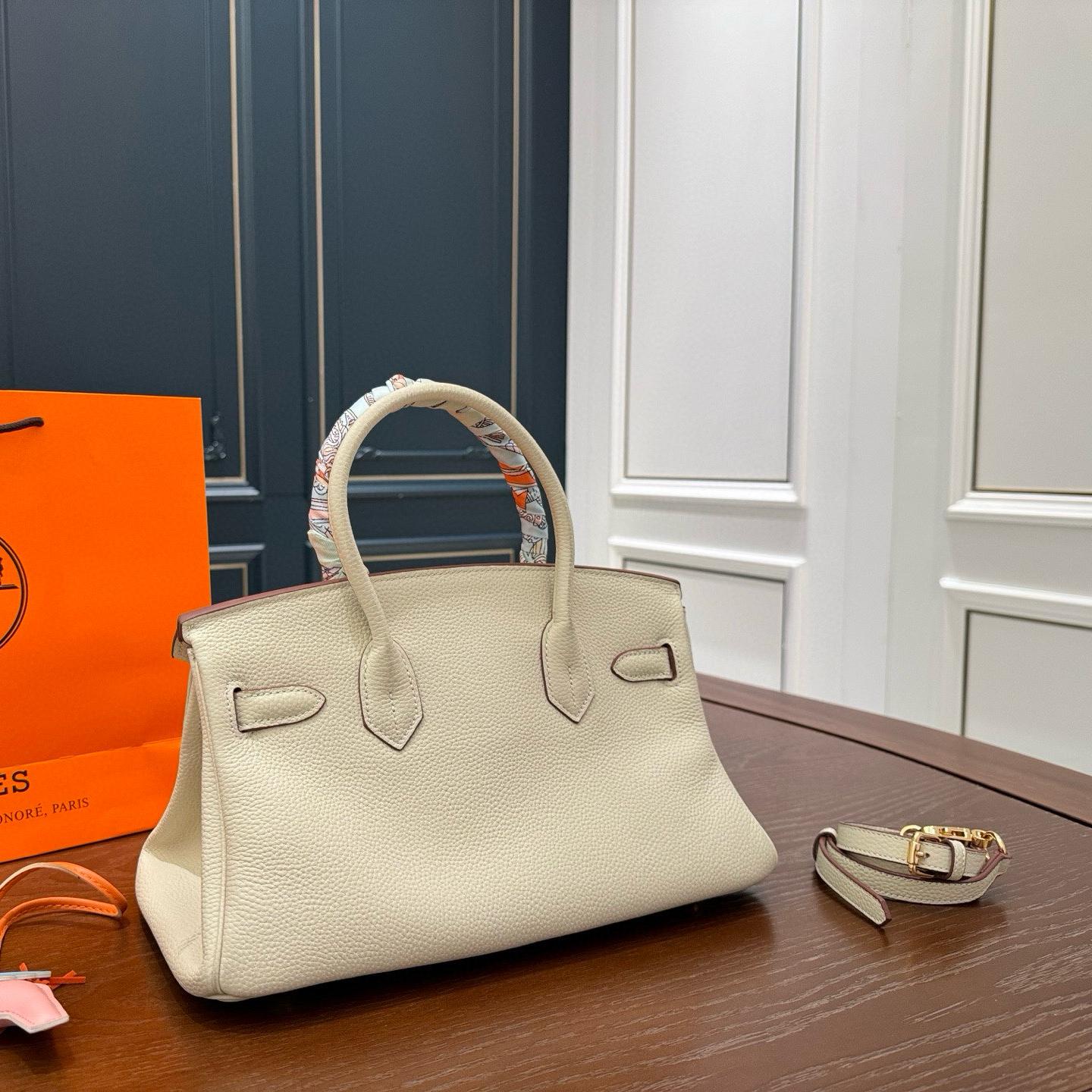 Hermès Birkin 30 in Cream Togo Leather with Gold Hardware - Image 3
