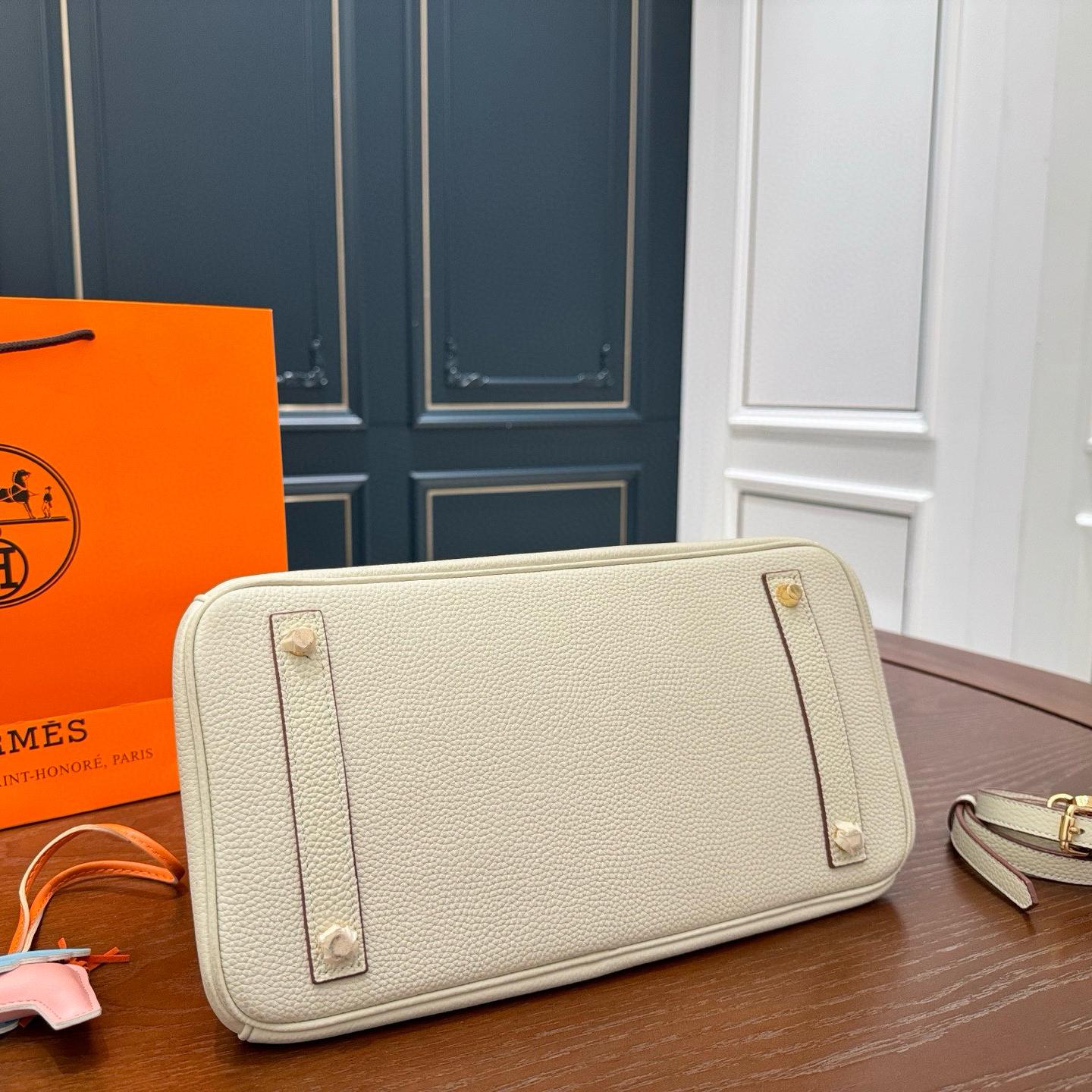 Hermès Birkin 30 in Cream Togo Leather with Gold Hardware - Image 9