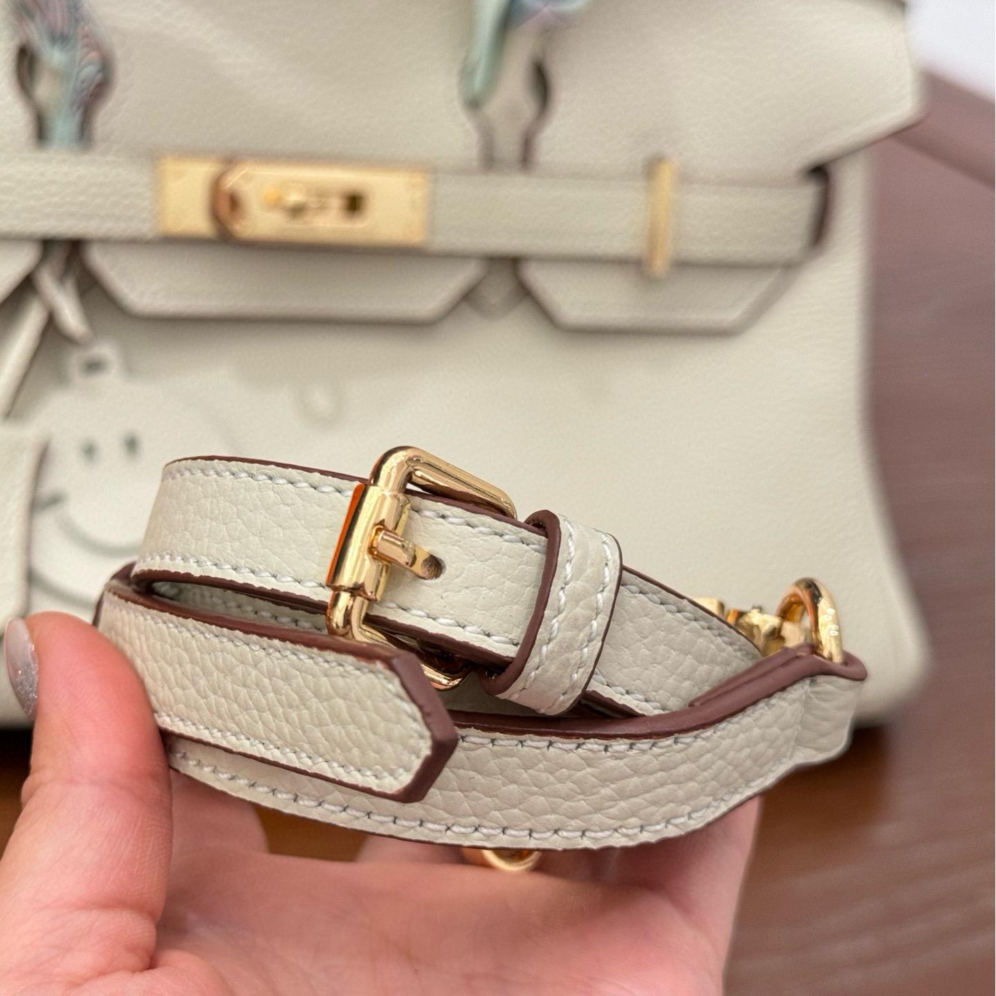 Hermès Birkin 30 in Cream Togo Leather with Gold Hardware - Image 7