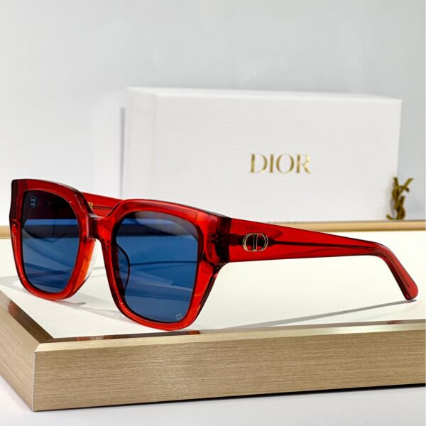 DiorGlow S1I Oversized Square Sunglasses · Glossy Acetate Frame with Gold CD Logo